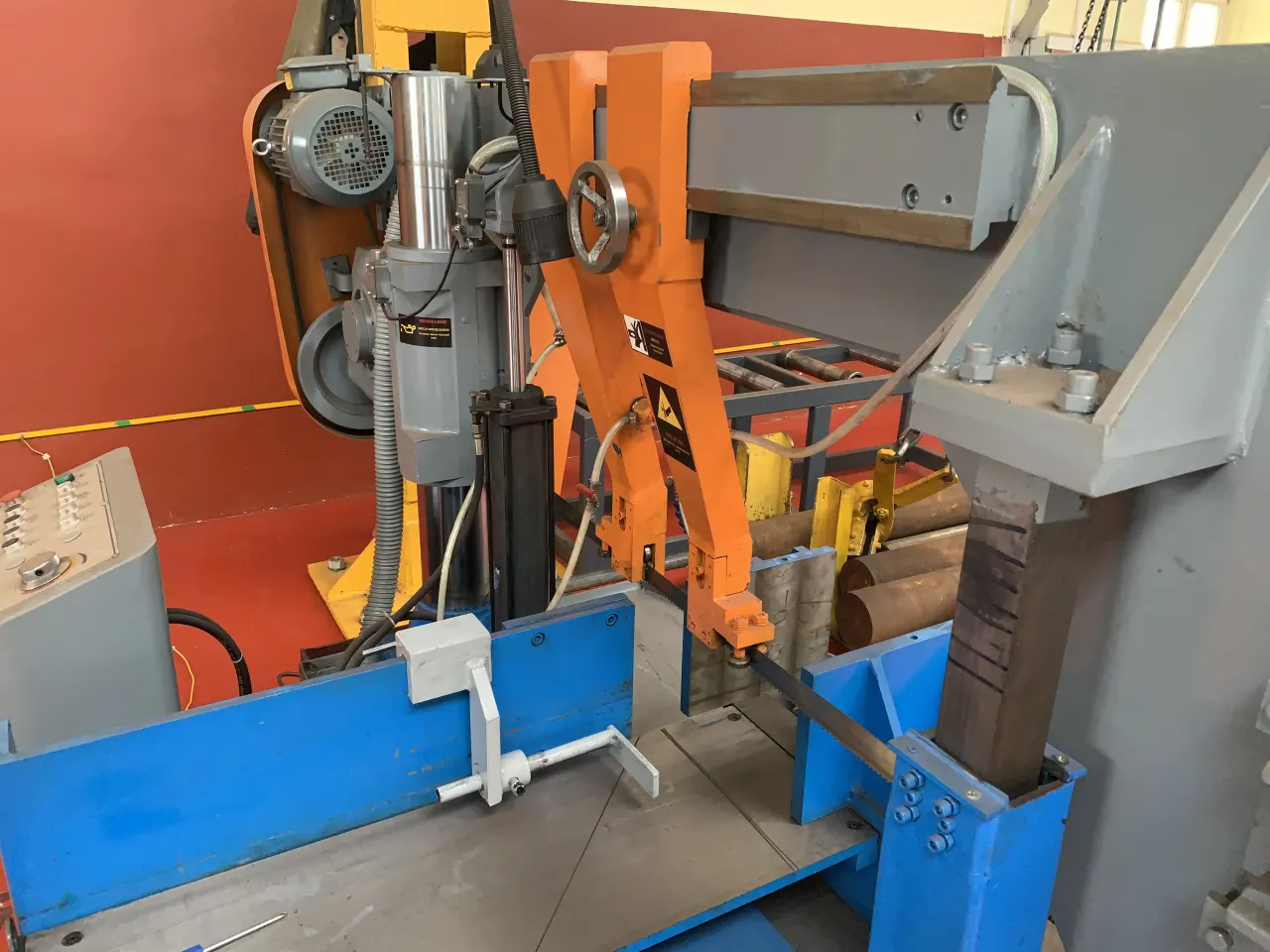 Bandsaw Machine UAE