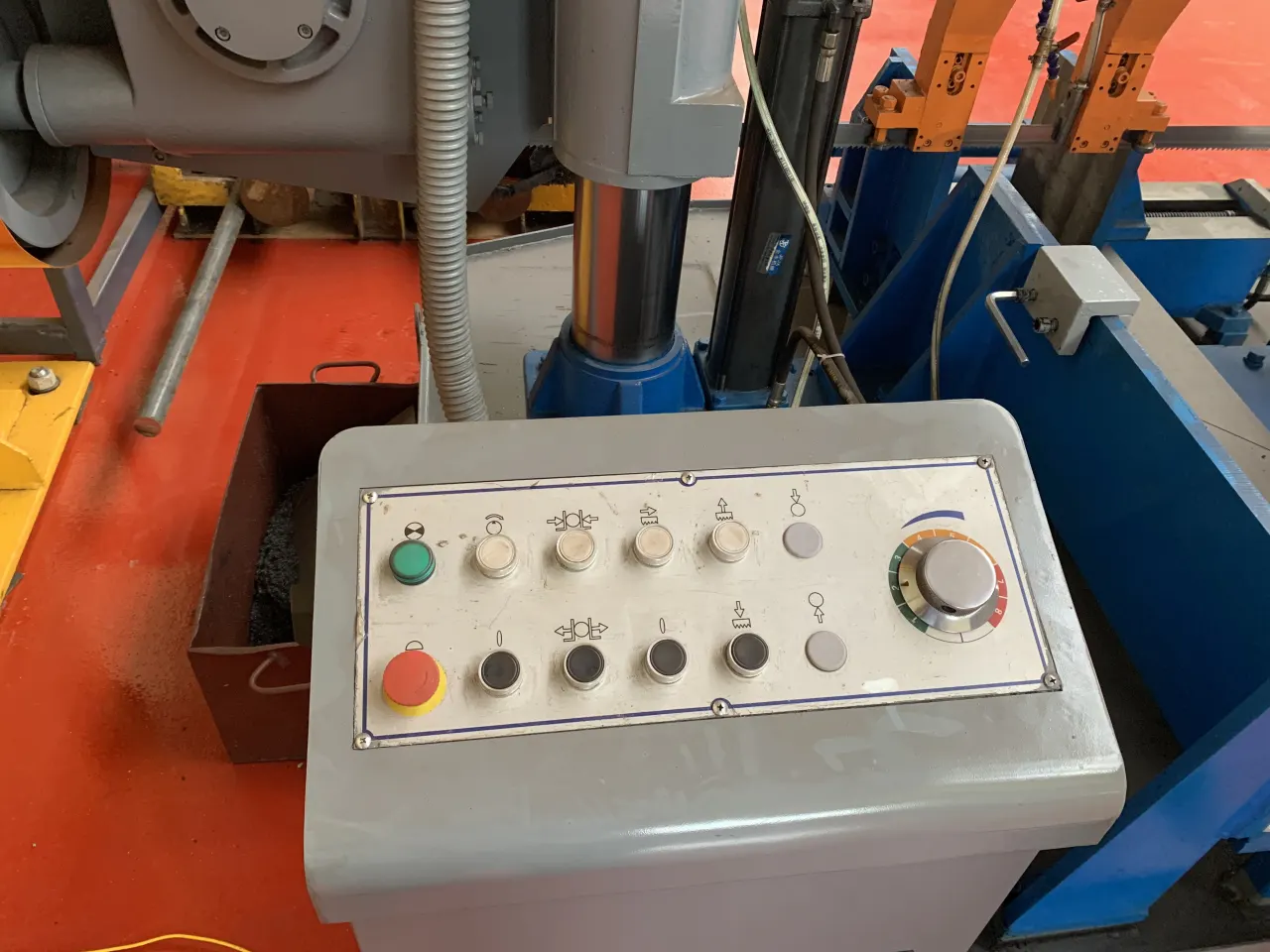 Bandsaw Machine UAE